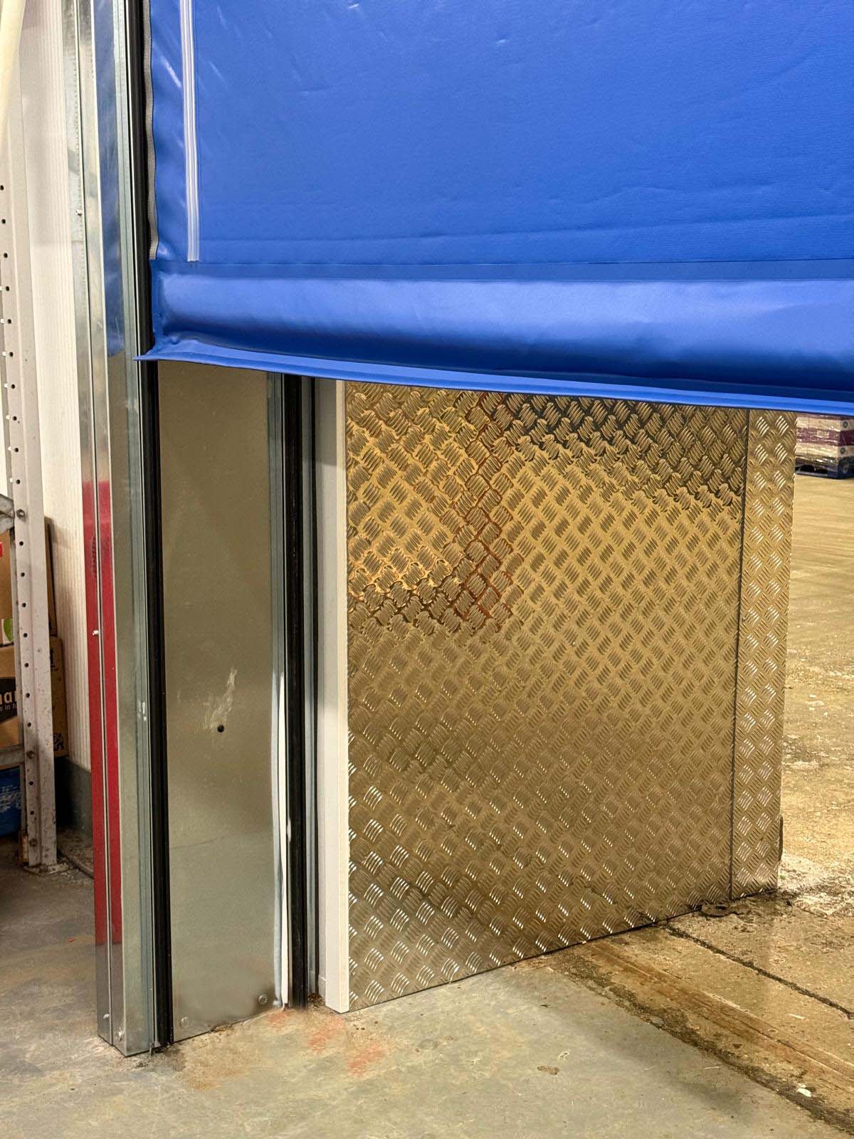 AUTO-FREEZER door guides